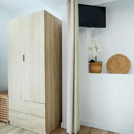 B2 Amazing Front Lägenhet