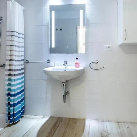 Apartment B2 Amazing Front *